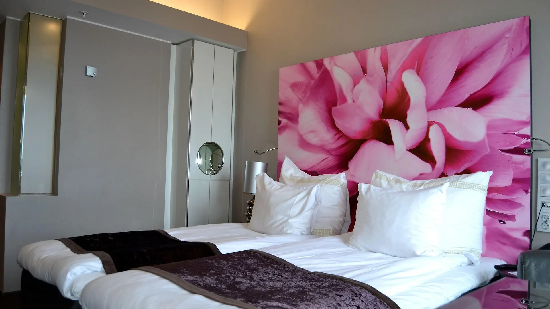Clarion Hotel Bergen Airport 4*,