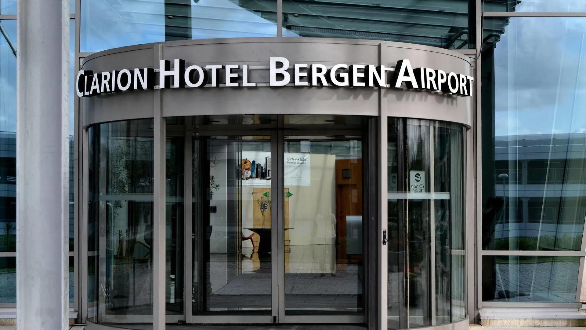 Clarion Hotel Bergen Airport 4*,