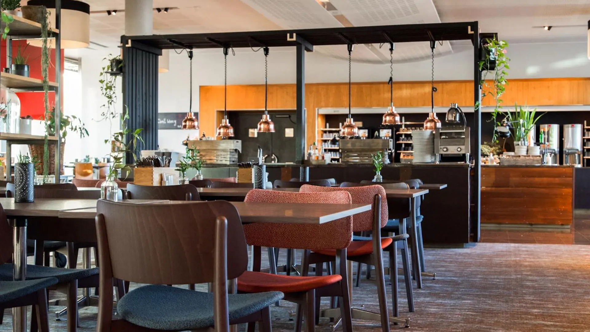 Clarion Hotel Bergen Airport 4*,