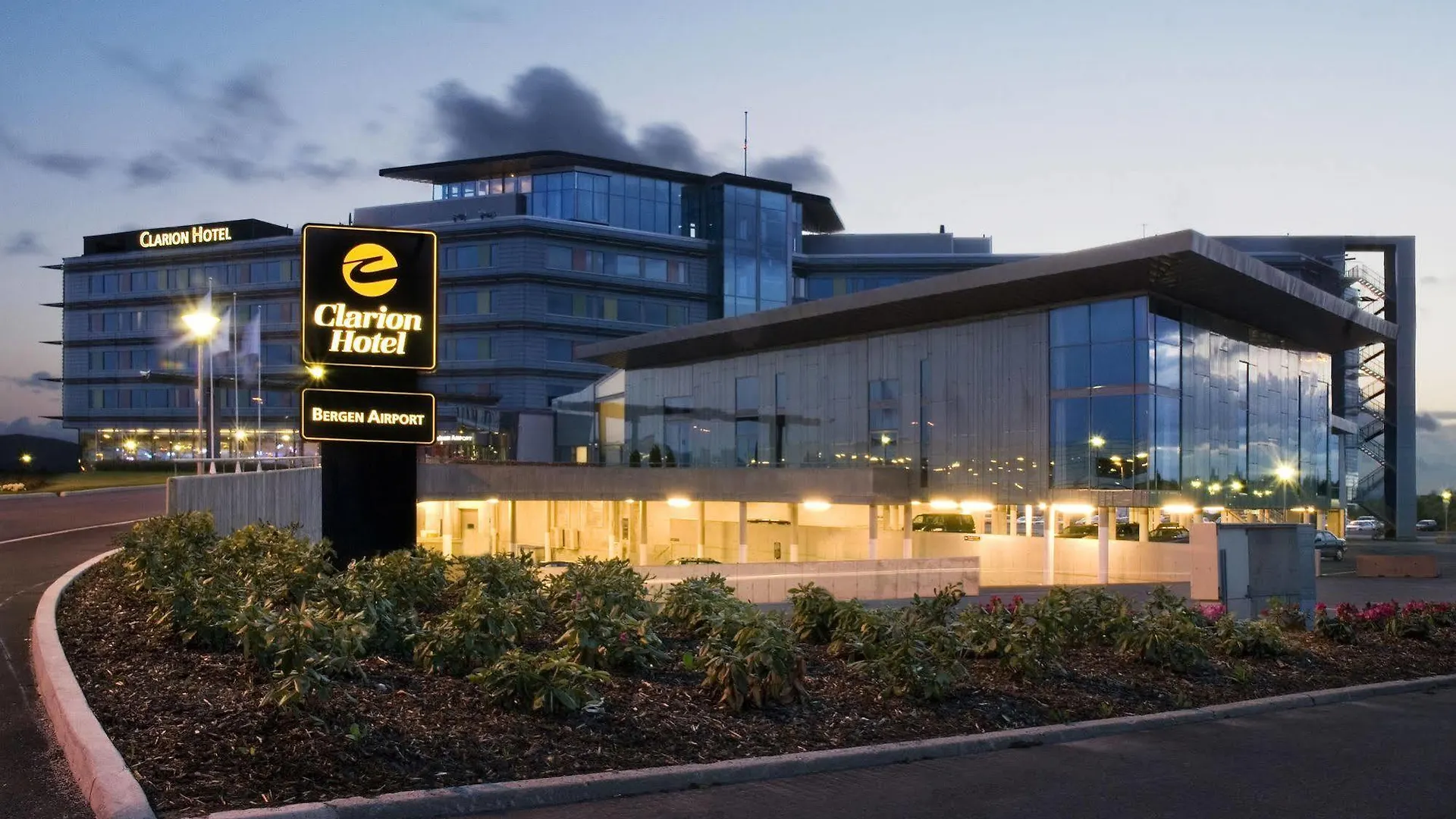 Clarion Hotel Bergen Airport 4*,